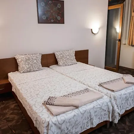 сидни Hotell Banya (Plovdiv)